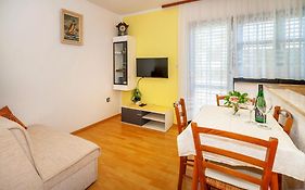 Apartments Sucur With Terrace